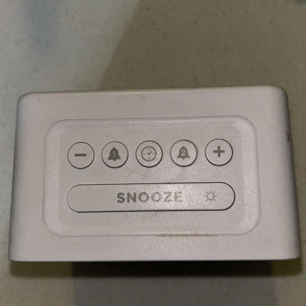 Alarm clock - Picture 2 of 3